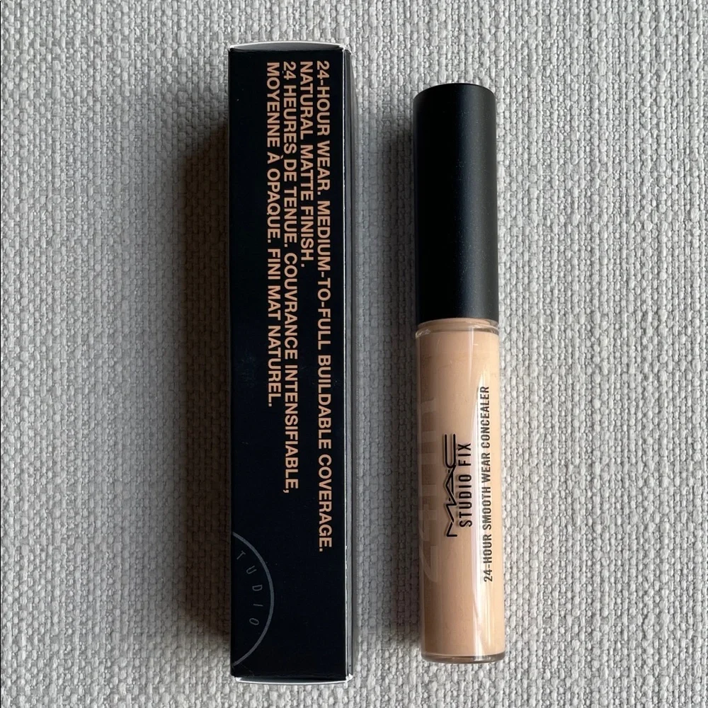 MAC Cosmetics Studio Fix 24-Hour Smooth Wear Concealer, 0.24oz - shade NW20